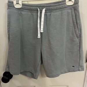 Vineyard Vines gray casual wear shorts